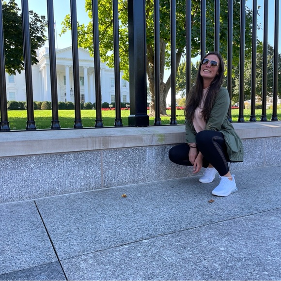 Meet your Posher, Katie - Picture 3 of 8